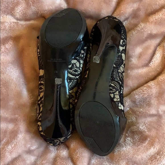 GUESS Lace platform pumps - Picture 4 of 7